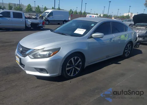 2017 Nissan Altima 2.5 Sr z USA, uszkodzony, nr VIN 1N4AL3AP0HC134144